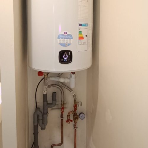 Plombier 78-91-92-94 - installation chauffe eau intelligent et connecté ATLANTIC THERMOR avec son mitigeur thermostatique, son groupe de sécurité et son reducteur de pression