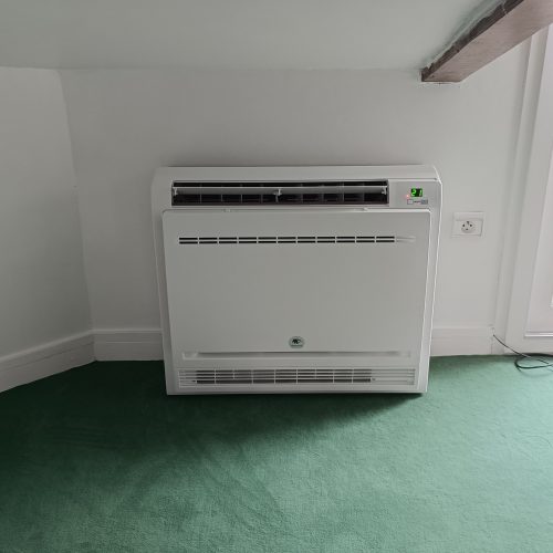 Plombier 78- 91 -92 -94 - installation unité intérieure console de climatisation ATLANTIC THERMOR